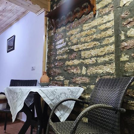 Karafil Guesthouse Gjirokastër Eksteriør bilde