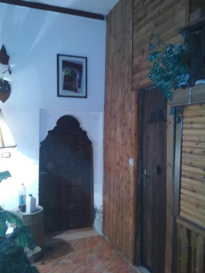 Karafil Guesthouse Gjirokastër Eksteriør bilde