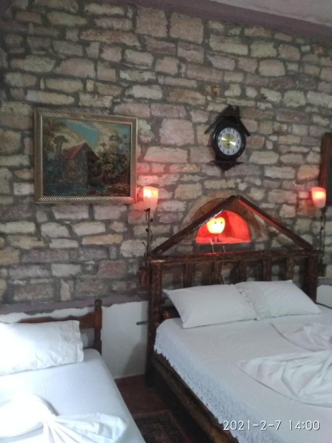 Karafil Guesthouse Gjirokastër Eksteriør bilde