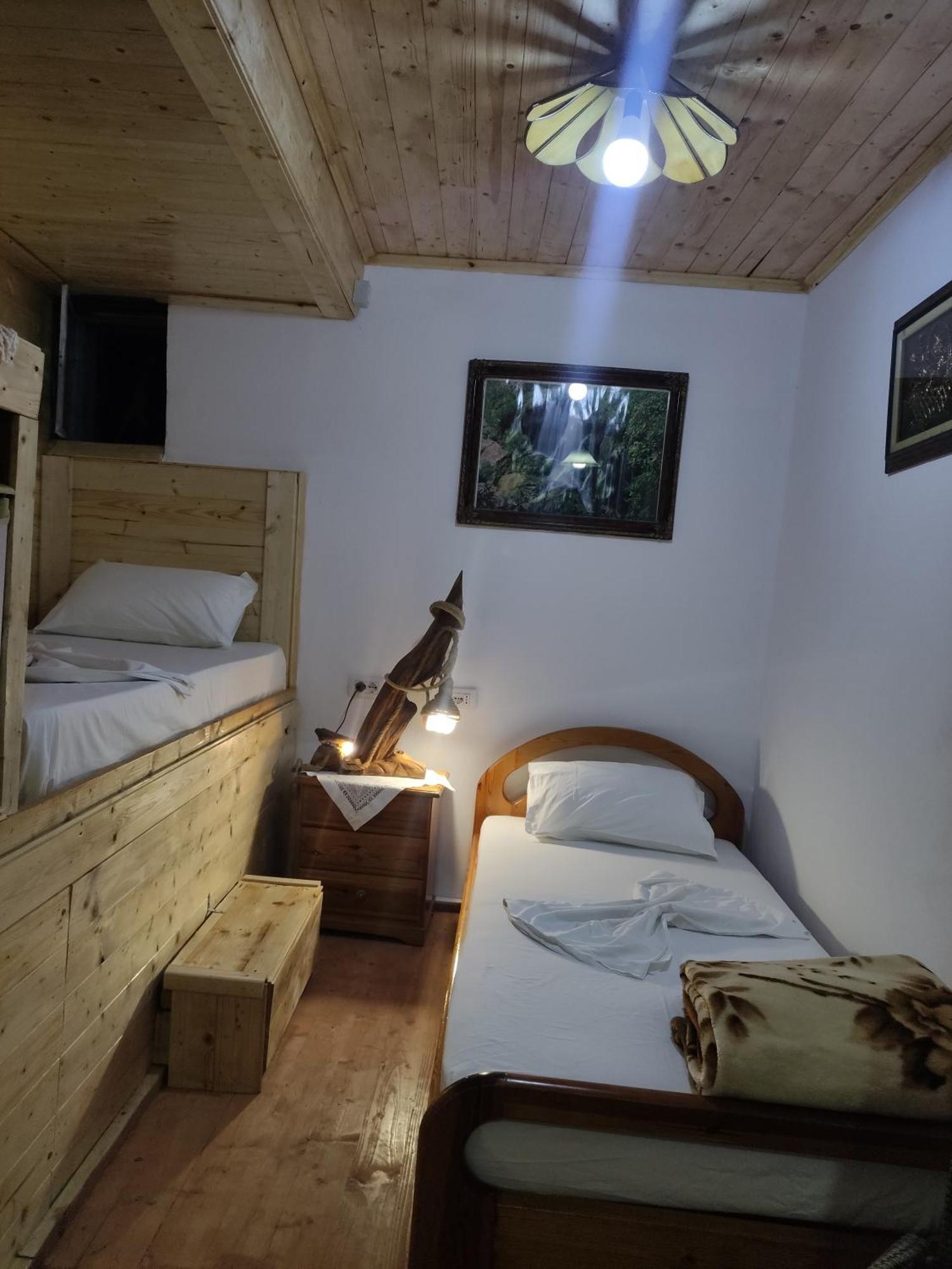 Karafil Guesthouse Gjirokastër Eksteriør bilde