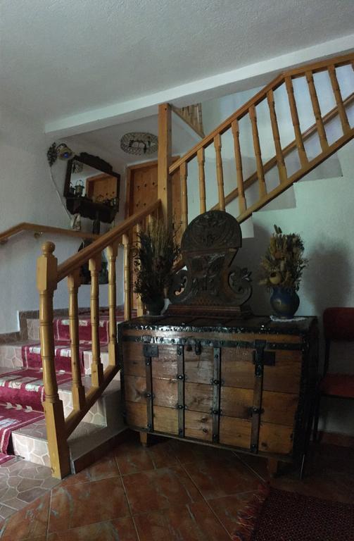 Karafil Guesthouse Gjirokastër Eksteriør bilde