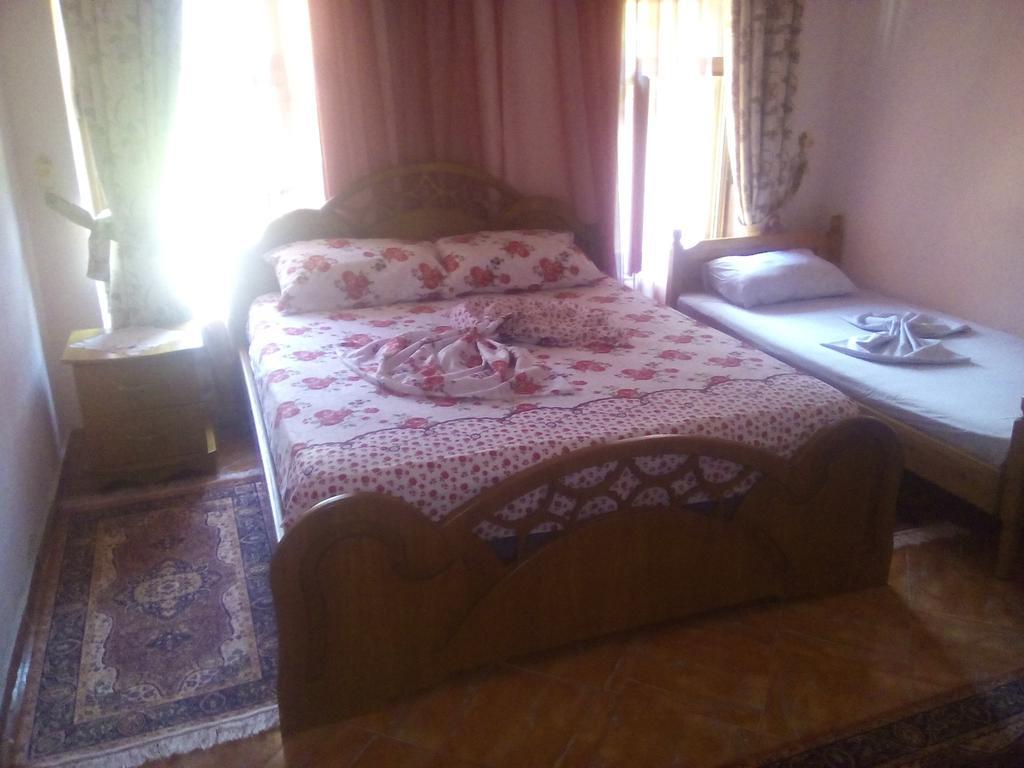Karafil Guesthouse Gjirokastër Eksteriør bilde