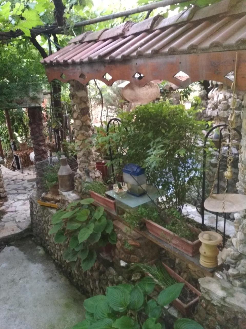 Karafil Guesthouse Gjirokastër Eksteriør bilde